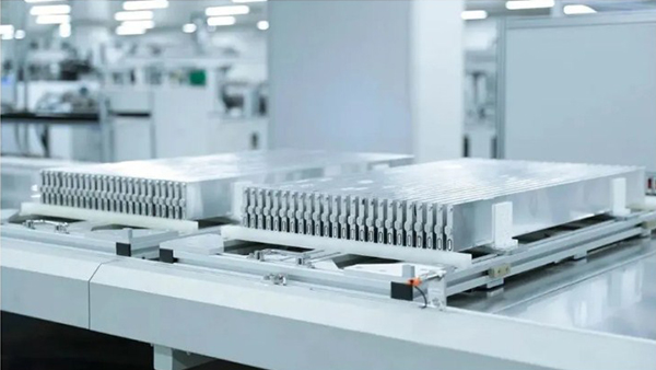 蓋板自動化生產(chǎn)線-數(shù)據(jù)可進行MES系統(tǒng)追溯