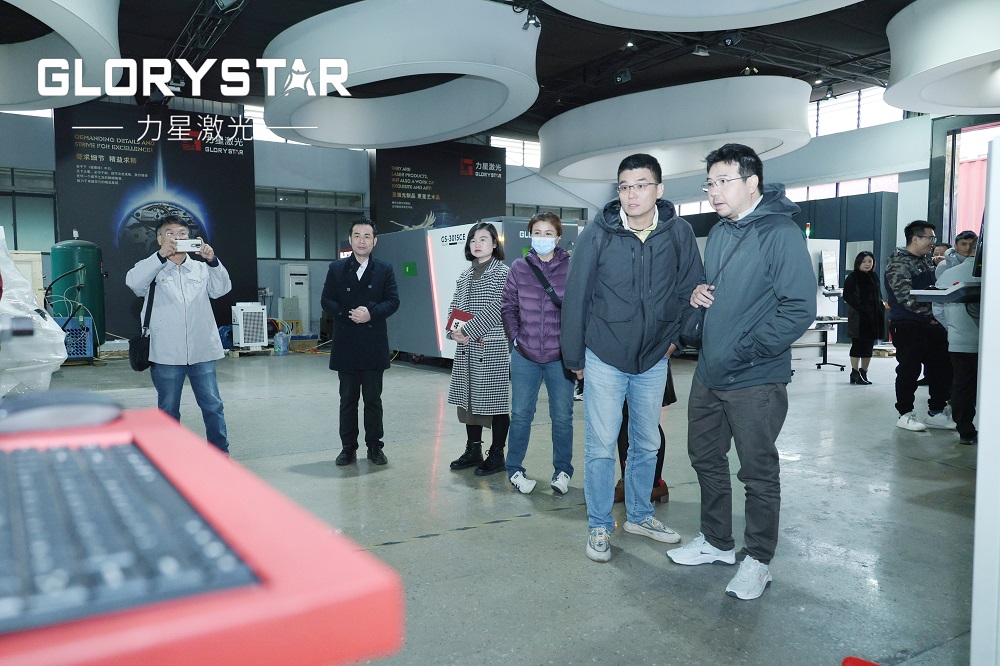 泰國(guó)客戶蒞臨力星激光，開(kāi)啟萬(wàn)瓦設(shè)備合作之旅