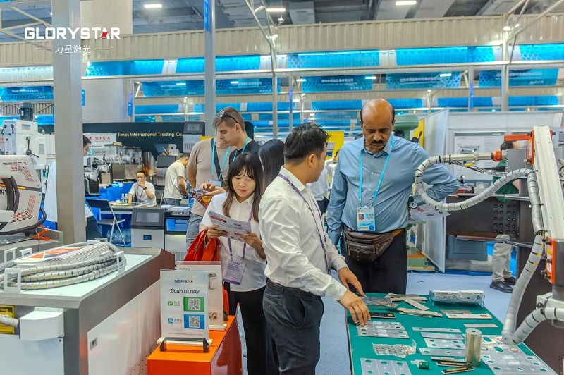 秋季廣交會現(xiàn)場首日流量爆滿！力星激光科技盛宴攬獲海內(nèi)外友人一致好評！