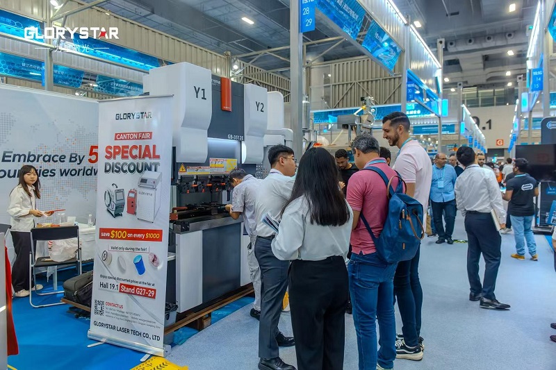 秋季廣交會現(xiàn)場首日流量爆滿！力星激光科技盛宴攬獲海內(nèi)外友人一致好評！