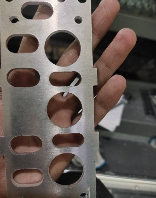 3000W激光切割機(jī)用空氣切割4mm厚鋁板工藝參數(shù)