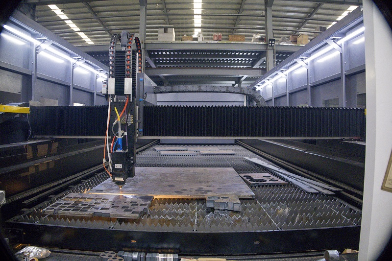 2萬(wàn)瓦激光切割機(jī)能切割碳鋼、不銹鋼、鋁板是多少厚度？速度是多少？