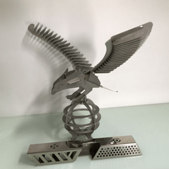 ???三卡盤激光切管機(jī)