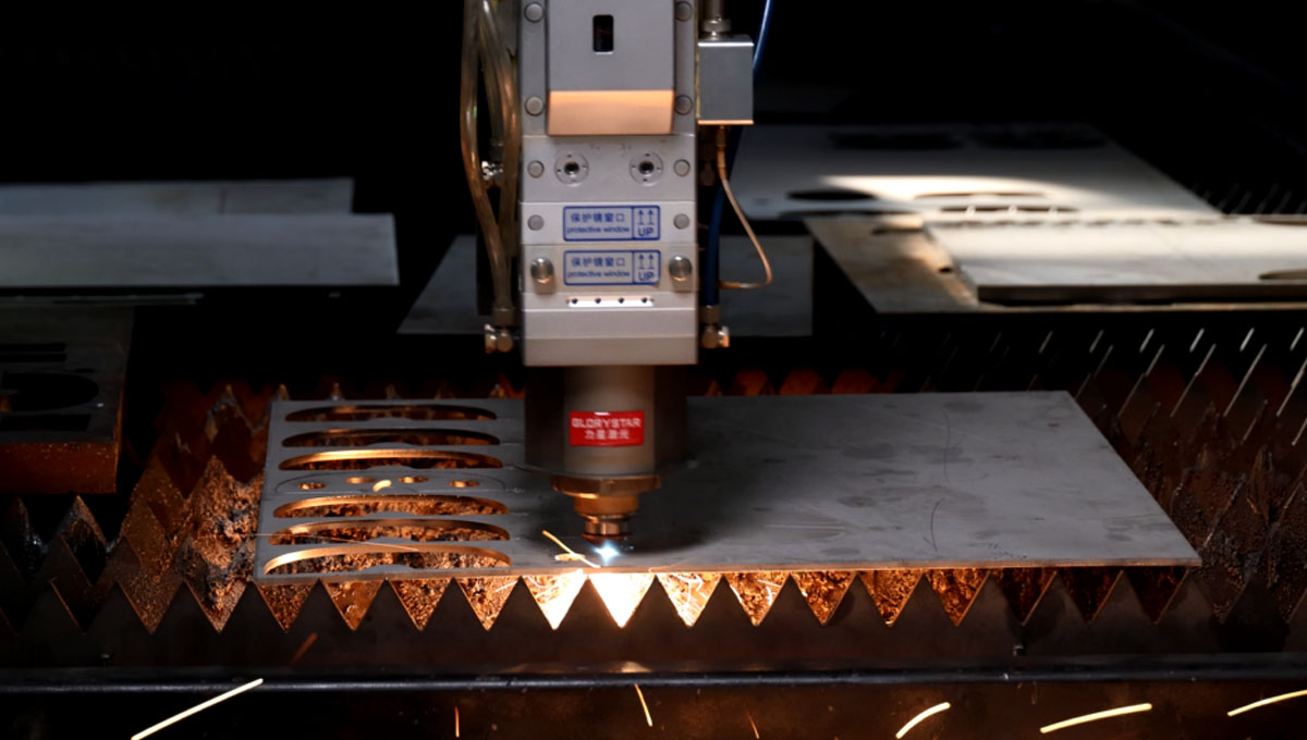 激光切割拐角出現(xiàn)毛刺怎么辦？2個(gè)方法就搞定